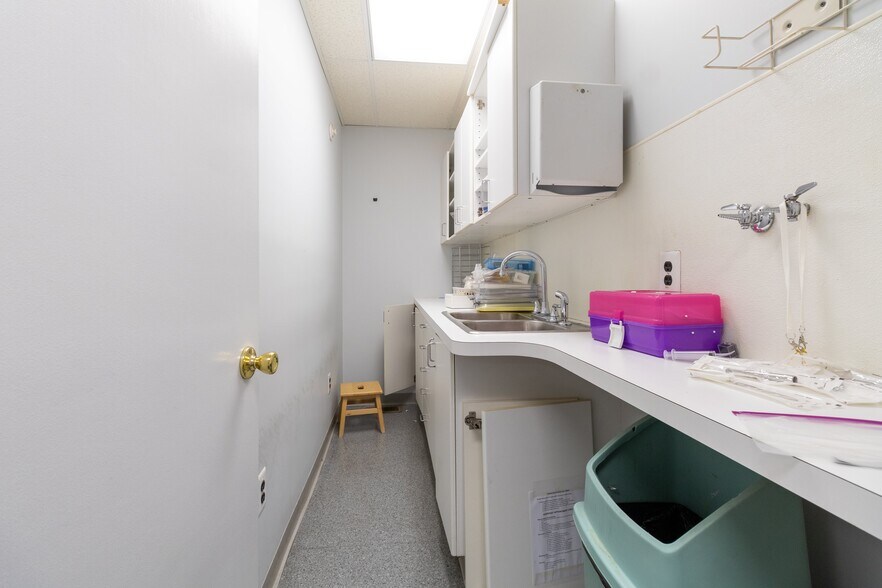 More Photos Of 535 Monmouth St, Gloucester City Medical For Lease