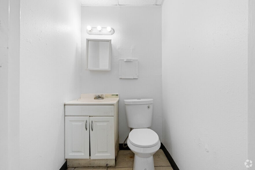 More Photos Of 14518 Hempstead Hwy, Houston Unknown For Lease