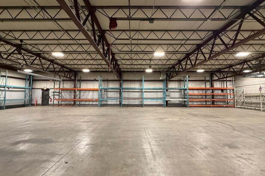 More Photos Of 167 Commerce St, East Haven Warehouse For Lease