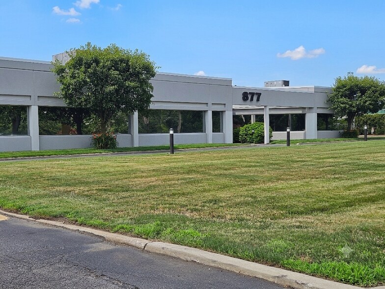 More Photos Of 877 Stewart Ave, Garden City Medical For Sale