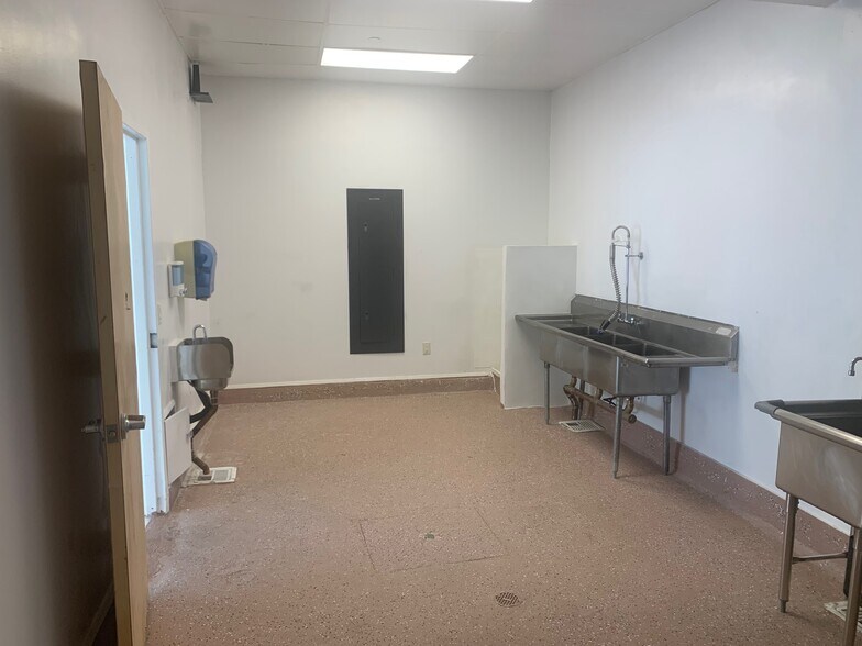 More Photos Of 100 Baden Ave, South San Francisco Apartments For Lease