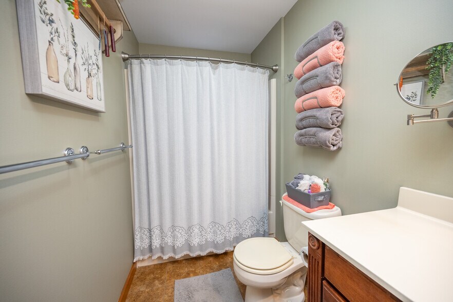 More Photos Of 17848 Garrett Hwy, Oakland Apartments For Sale