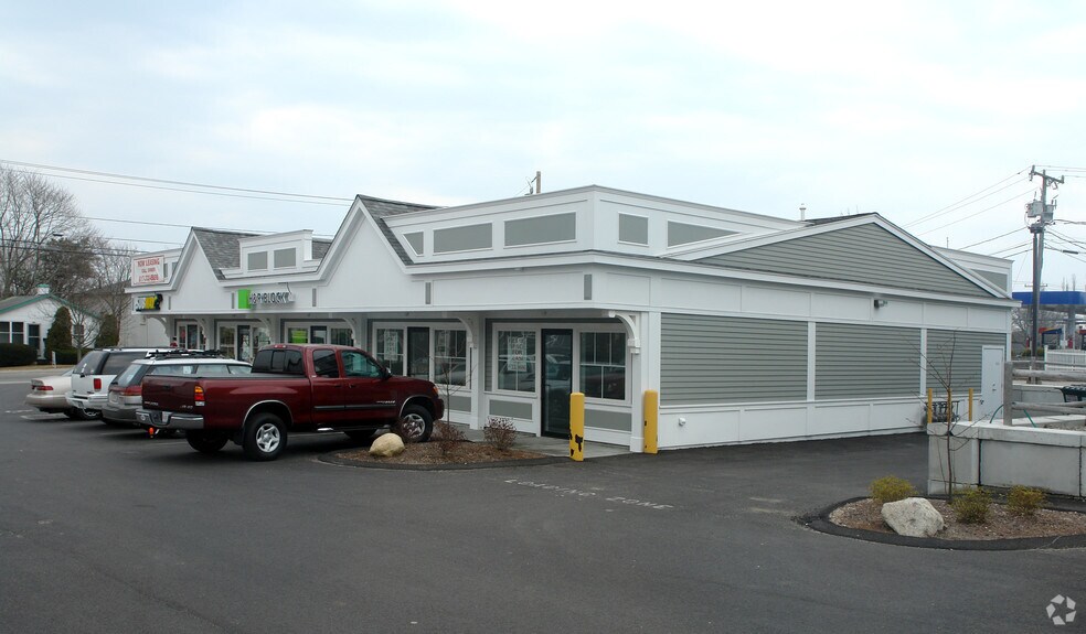 More Photos Of 236-242 Teaticket Hwy, East Falmouth Freestanding For Lease