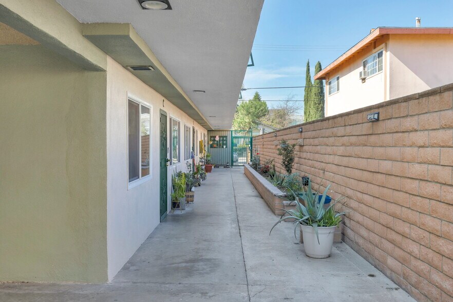 More Photos Of 6522 Bear Ave, Bell Apartments For Sale