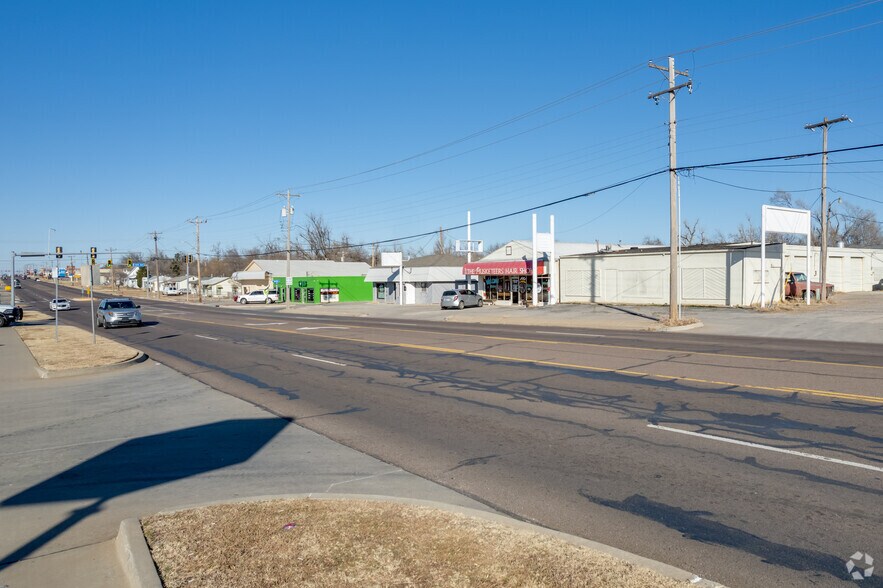 More Photos Of 2300 S Air Depot Blvd, Midwest City Freestanding For Lease