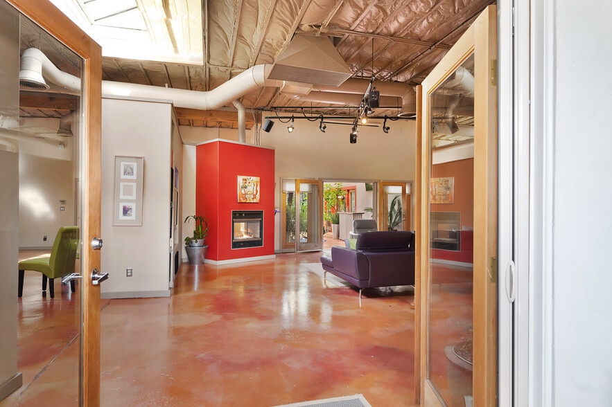 More Photos Of 2101 28th St, Sacramento Warehouse For Sale