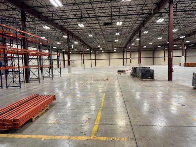 More Photos Of 2425 American Way, Fort Wayne Warehouse For Lease