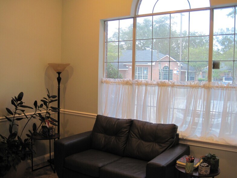 More Photos Of 8825 Perimeter Park Blvd, Jacksonville Office For Sale