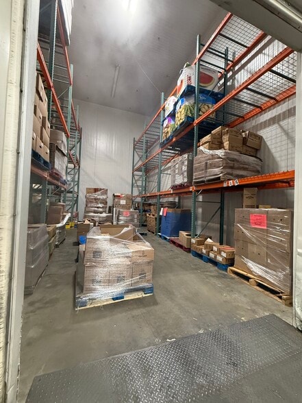 More Photos Of 450 Woodland Ave, Bloomfield Warehouse For Sale