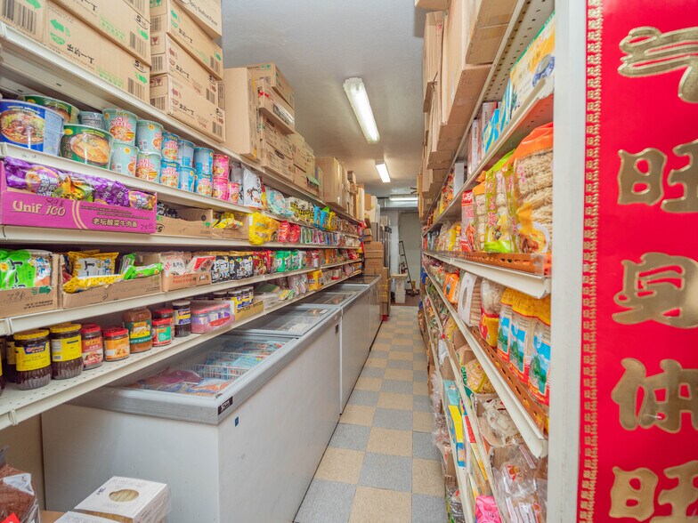 More Photos Of 2016-2018 16th St, Sacramento Storefront Retail Residential For Sale