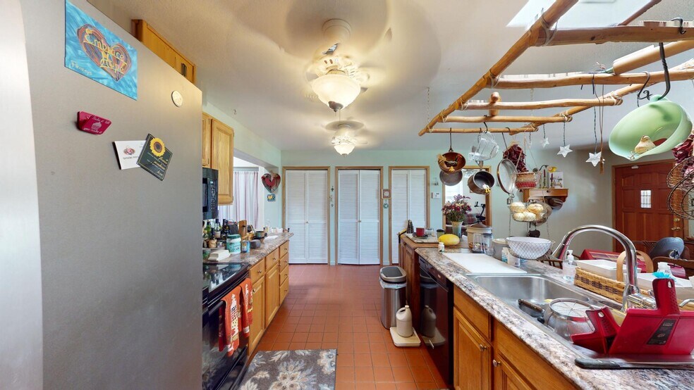 More Photos Of 1804 E College Blvd, Roswell General Retail For Sale