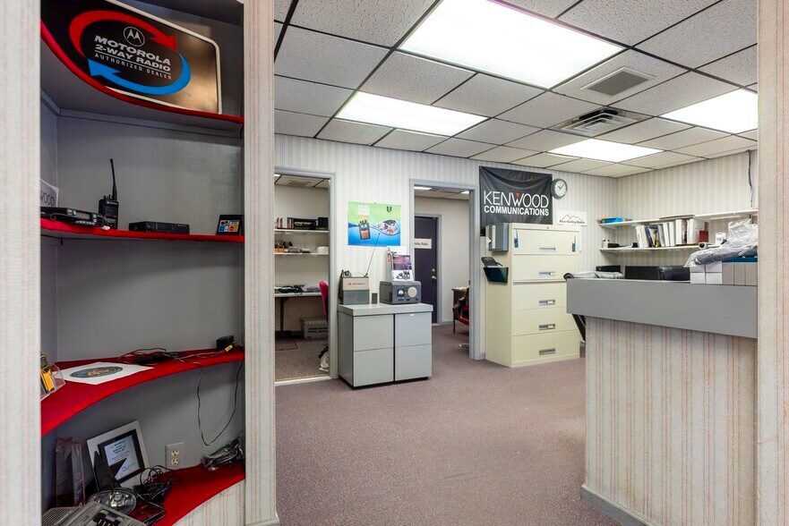 More Photos Of 447 Broadway, Ulster Park Office For Sale