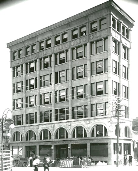 More Photos Of 115 N Mesa St, El Paso General Retail For Sale