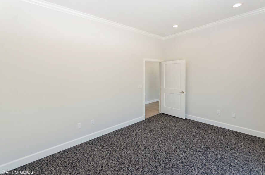 More Photos Of 3801 N Central Expy, McKinney Office For Sale