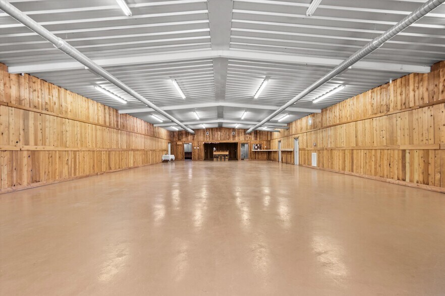 More Photos Of 5611 Rockin L Ln, Navasota Lodge Meeting Hall For Sale