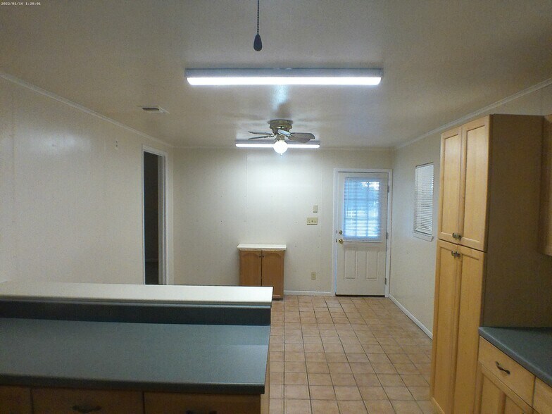 More Photos Of 503 E Avenue G, Lampasas Apartments For Sale