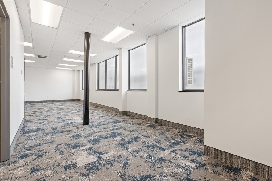 More Photos Of 920 Lafayette Rd, Seabrook Unknown For Sale