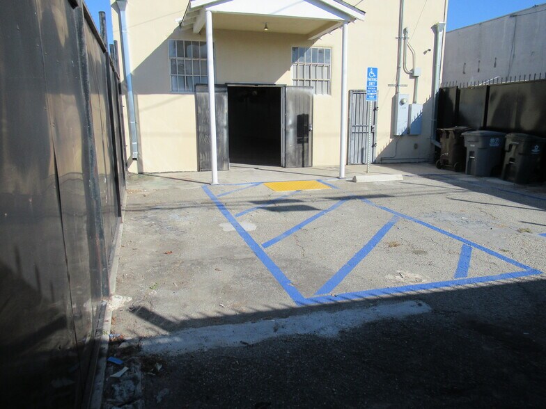 More Photos Of 1638 E Compton Blvd, Compton Freestanding For Sale