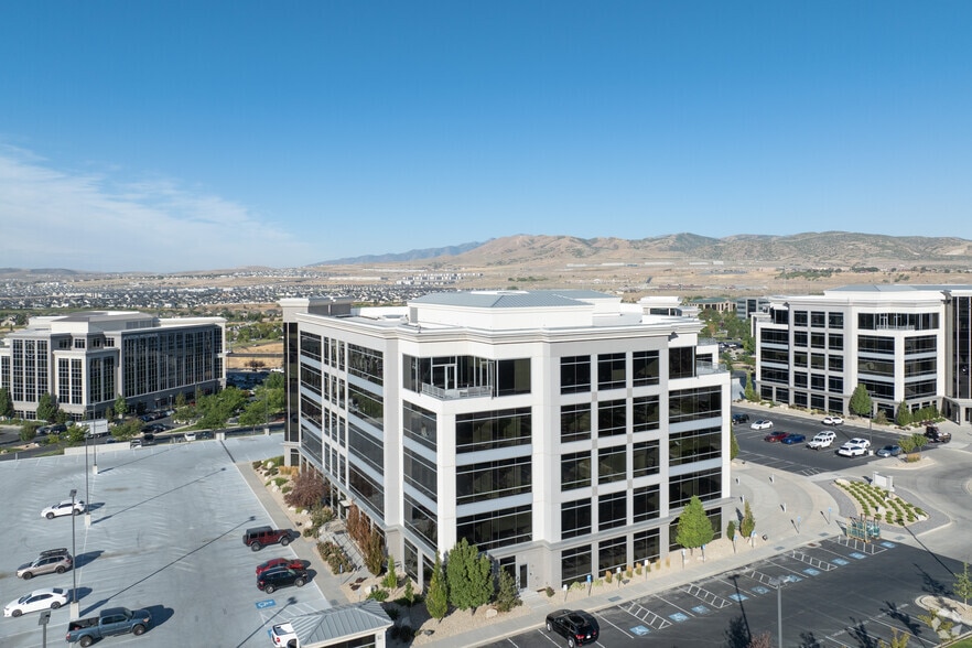 More Photos Of 3301 N Thanksgiving Way, Lehi Office For Lease