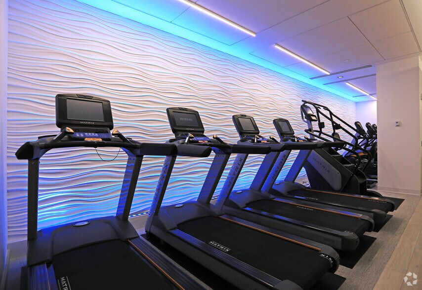 More Photos Of 1425 K St NW, Washington Office For Lease