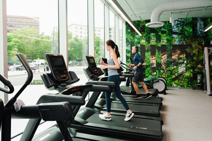 More Photos Of 2050 M St NW, Washington Office For Sale