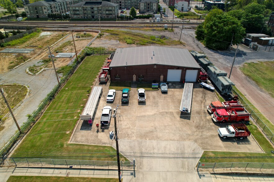 More Photos Of 65 W Carolina Ave, Memphis Service For Lease