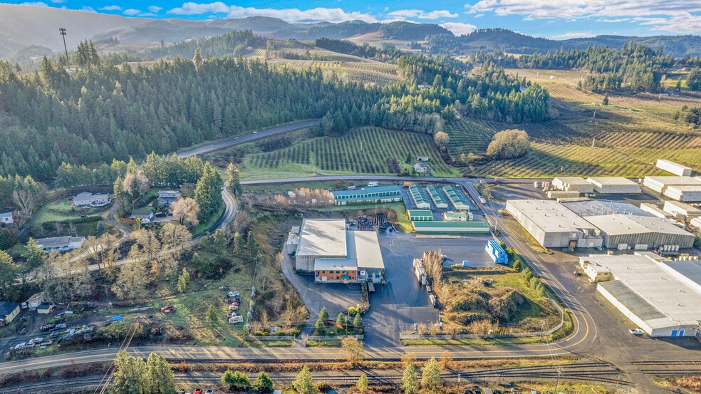 More Photos Of Stadelman, Hood River Industrial For Sale