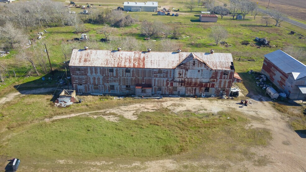 More Photos Of 2871 Gin Rd, Inez Industrial For Sale