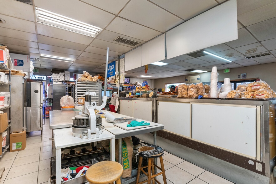 More Photos Of 7575 Broadway St, Denver Restaurant For Sale