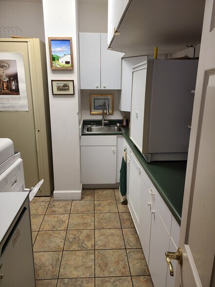 More Photos Of 52 New Orleans Rd, Hilton Head Island Office For Sale