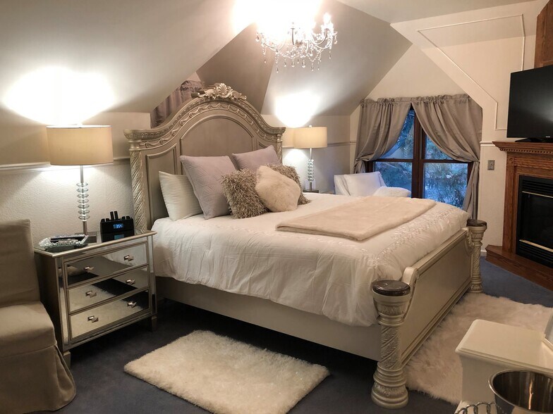 More Photos Of 2536 Hansen Ln, Altoona Hospitality For Sale
