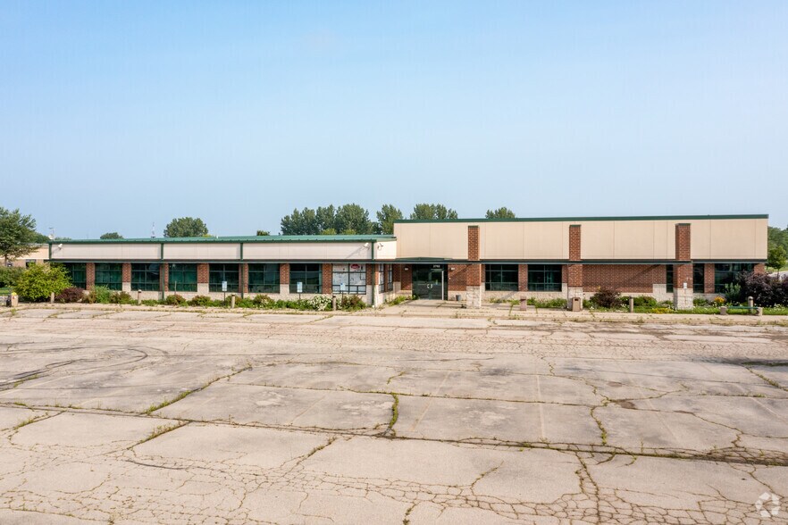 More Photos Of 2702 Agriculture Dr, Madison Office For Lease