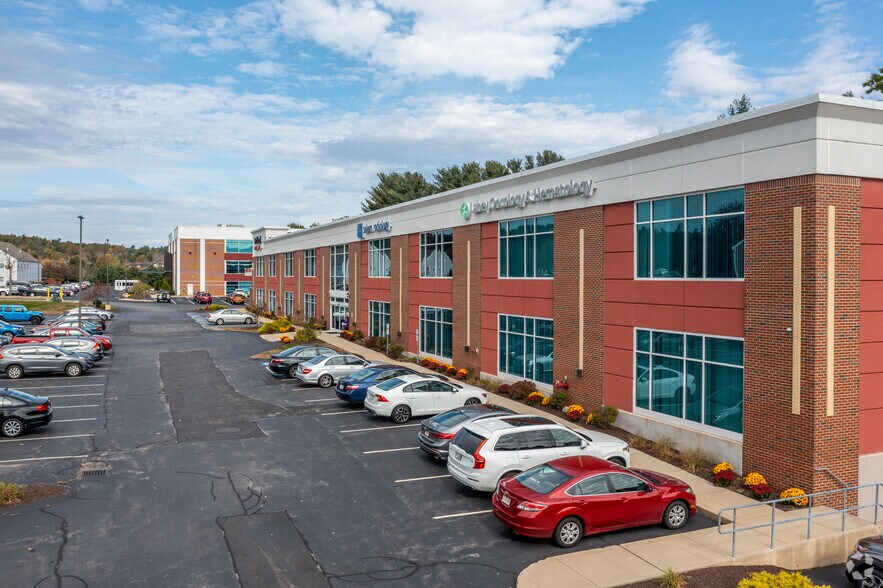 More Photos Of 31 Stiles Rd, Salem Medical For Lease