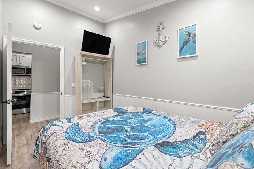 More Photos Of 110 NE Crystal St, Crystal River Specialty For Sale