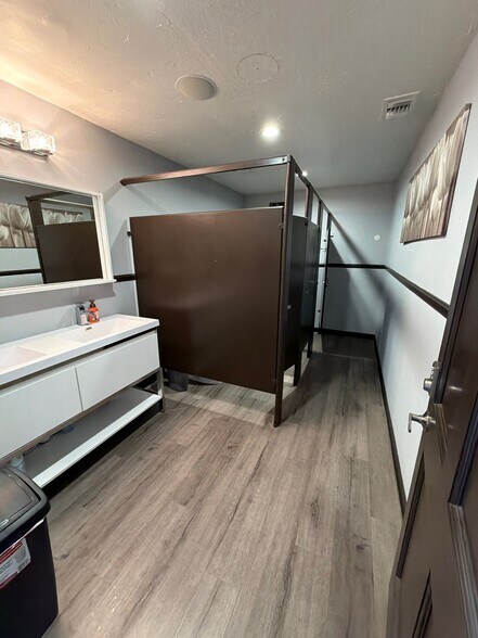 More Photos Of 16131 Whittier Blvd, Whittier Office For Lease
