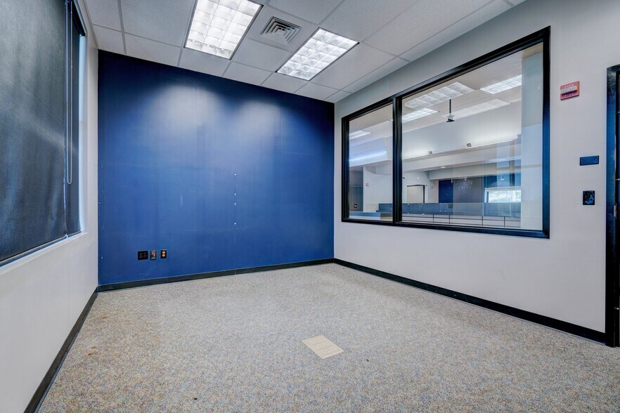 More Photos Of 14900 SE 29th St, Choctaw Bank For Lease