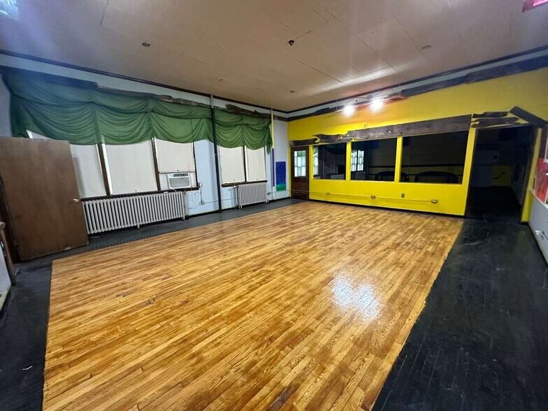 More Photos Of 409 E Adams St, Oneill Schools For Sale