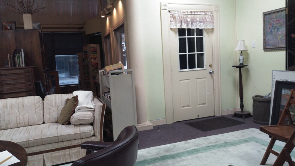 More Photos Of 34 W Main St, Hamlet Office For Lease