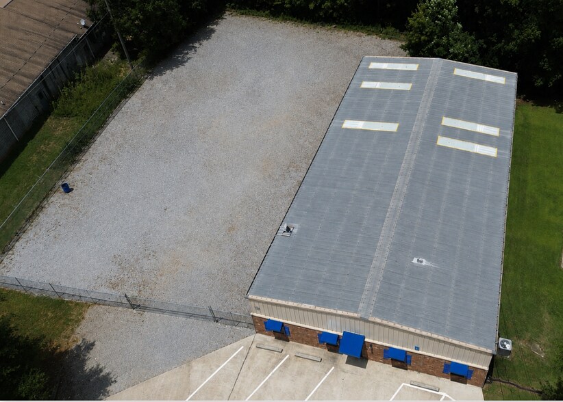 More Photos Of 2225 Jason Industrial Pky, Winston Warehouse For Lease
