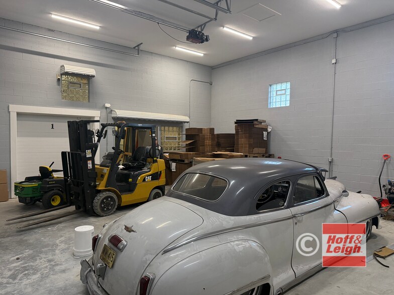 More Photos Of 3344 E Waterloo Rd, Akron Warehouse For Sale