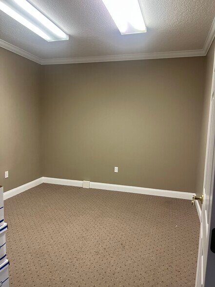 More Photos Of 7855 Argyle Forest Blvd, Jacksonville Office For Lease