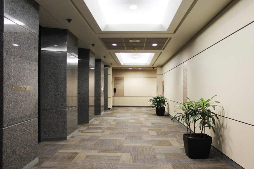 More Photos Of 1155 Boul René-Lévesque O, Montréal Office Residential For Lease