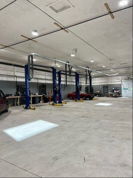 More Photos Of 3420 S Lapeer Rd, Metamora Auto Repair For Sale