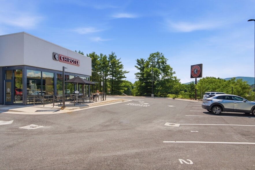 More Photos Of 1245 Tazewell St, Wytheville Fast Food For Sale