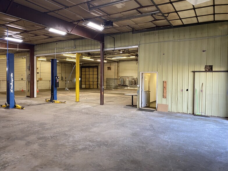More Photos Of 27116 Grummand Ave, Tea Manufacturing For Lease