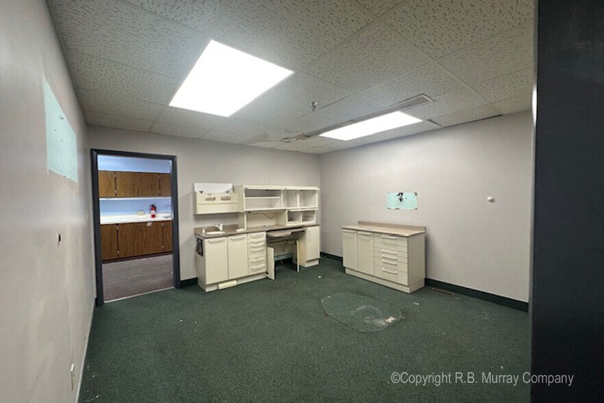 More Photos Of 1614 N Benton Ave, Springfield Office For Sale
