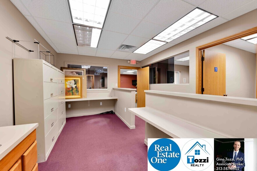 More Photos Of 27253 Van Dyke Ave, Warren Medical For Lease
