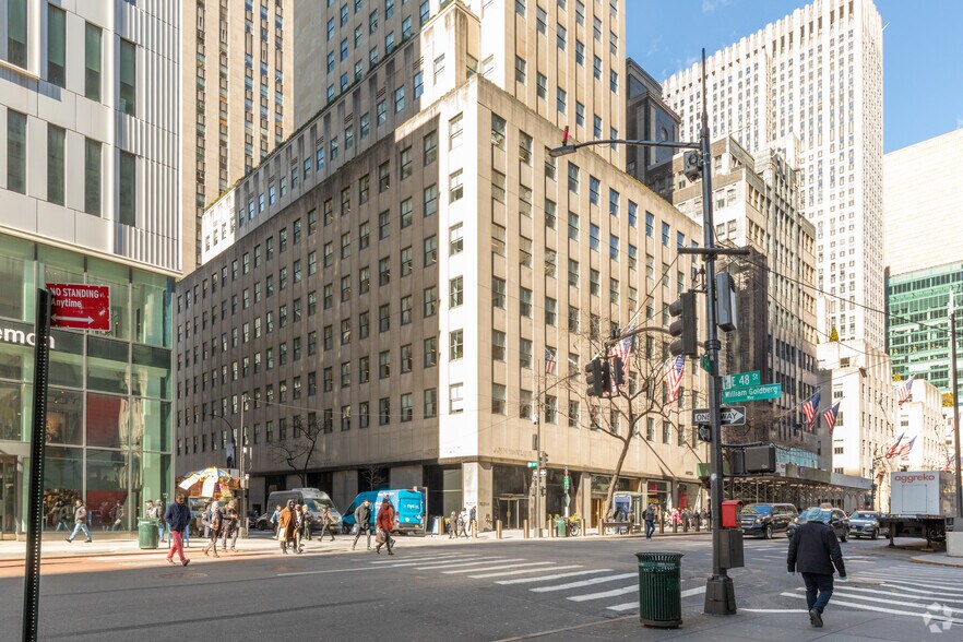 More Photos Of 600 Fifth Ave, New York Coworking Space