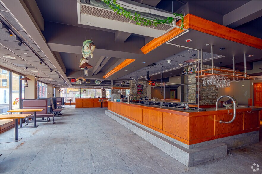 More Photos Of 161-21 Jamaica Ave, Jamaica Office For Lease