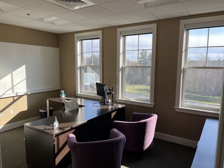 More Photos Of 300 Constitution Ave, Portsmouth Research And Development For Lease